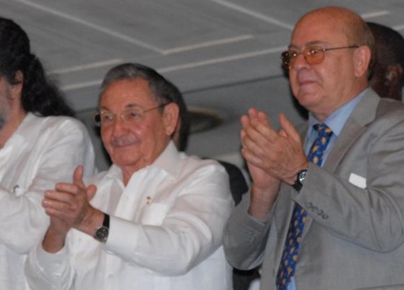 Presidió Raúl Castro  gala por el aniversario 50 de la Unión de Escritores y Artistas de Cuba