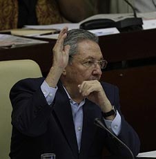 Raúl Castro: desempeño aceptable de la economía cubana