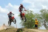 Intrepidez, velocidad, riesgo. Copa de motocross Güines 2014