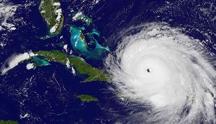 Huracán Irma frente a Bahamas y se aproxima a Cuba